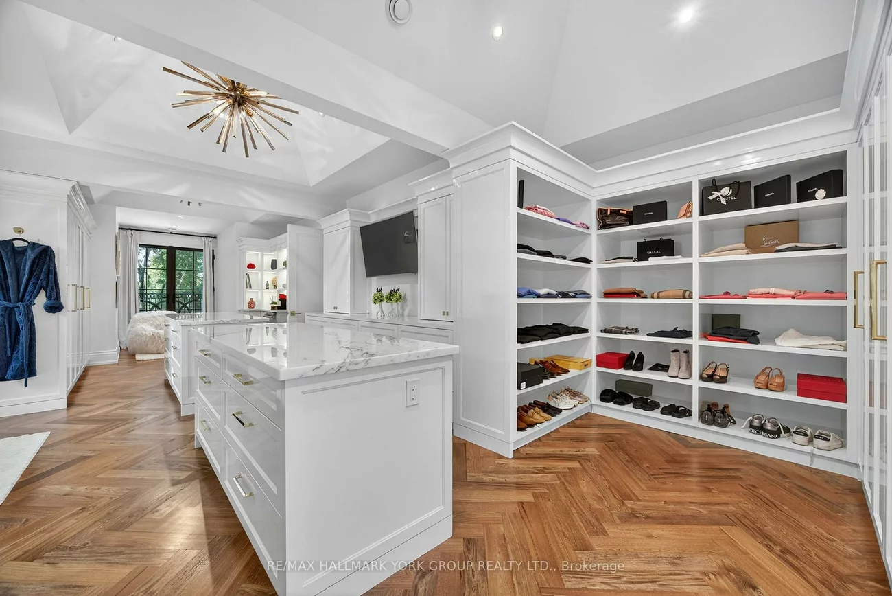 108, Kennedy, Aurora Village, Aurora