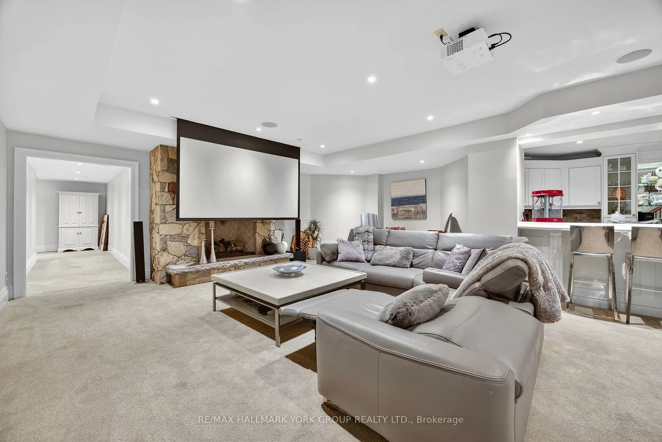 108, Kennedy, Aurora Village, Aurora