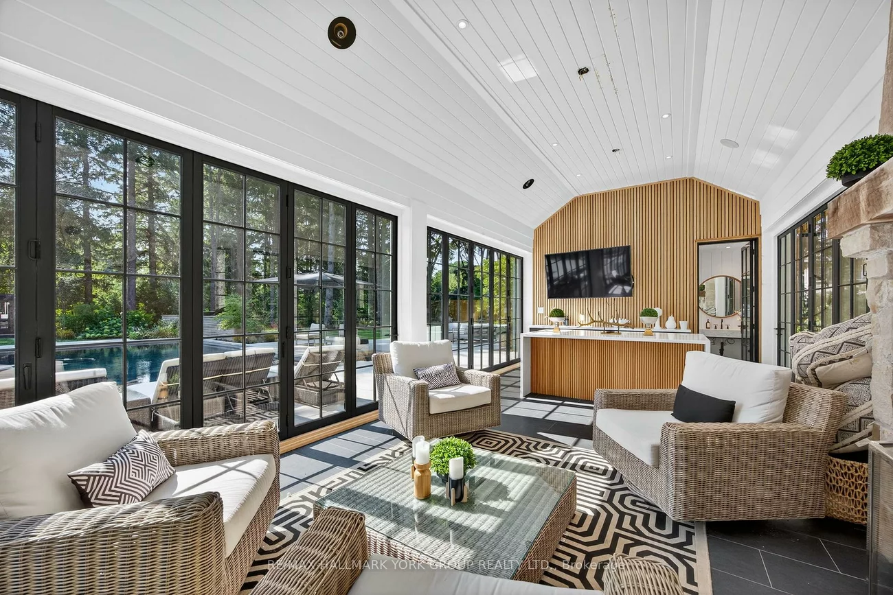 108, Kennedy, Aurora Village, Aurora