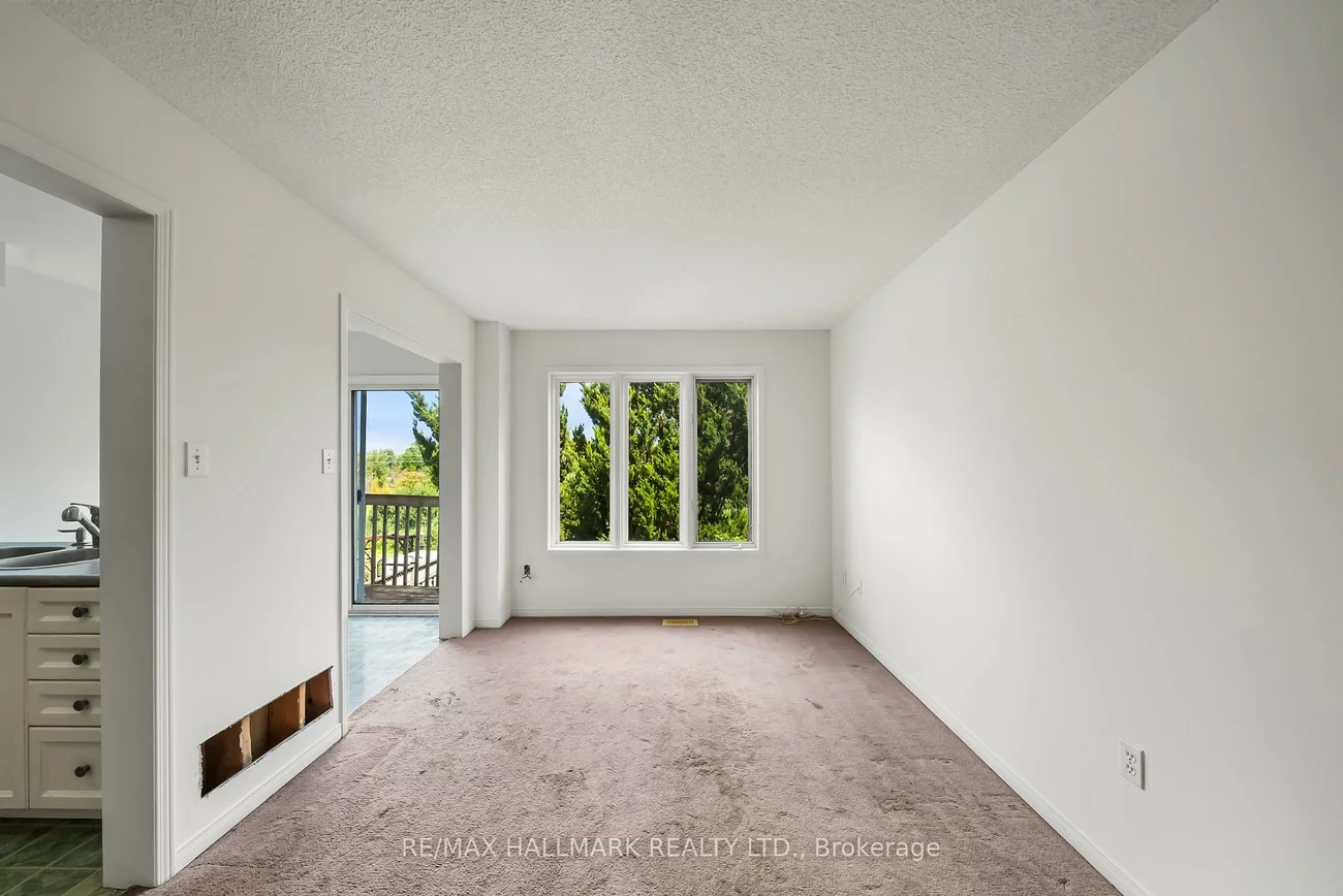 302, Pinnacle, Bayview Wellington, Aurora