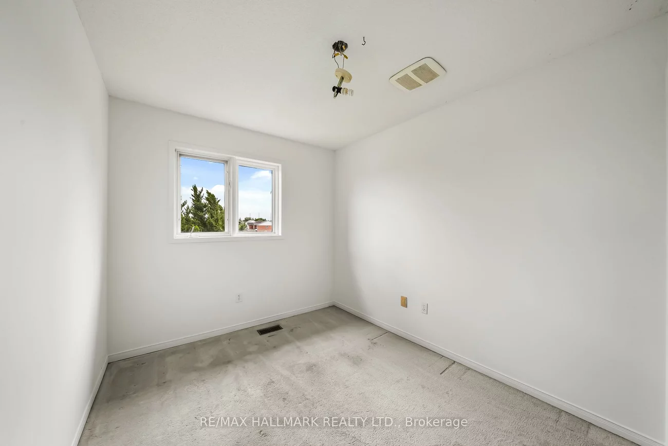 302, Pinnacle, Bayview Wellington, Aurora