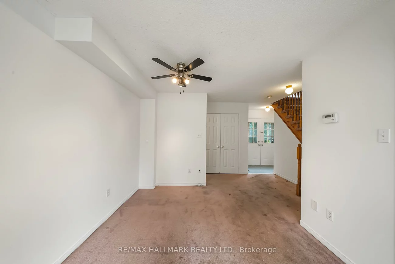 302, Pinnacle, Bayview Wellington, Aurora