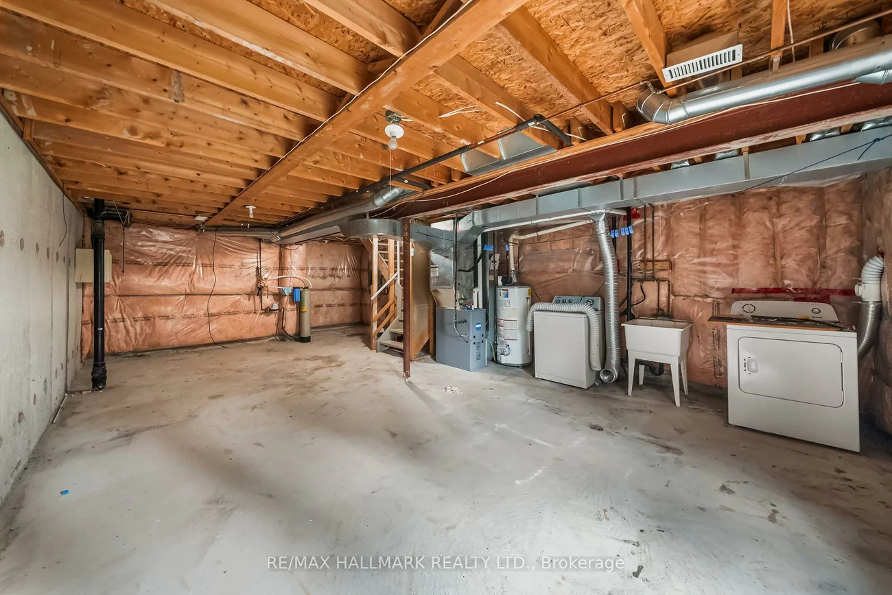 302, Pinnacle, Bayview Wellington, Aurora