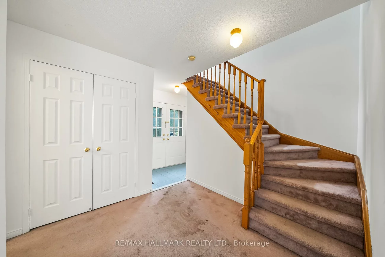 302, Pinnacle, Bayview Wellington, Aurora