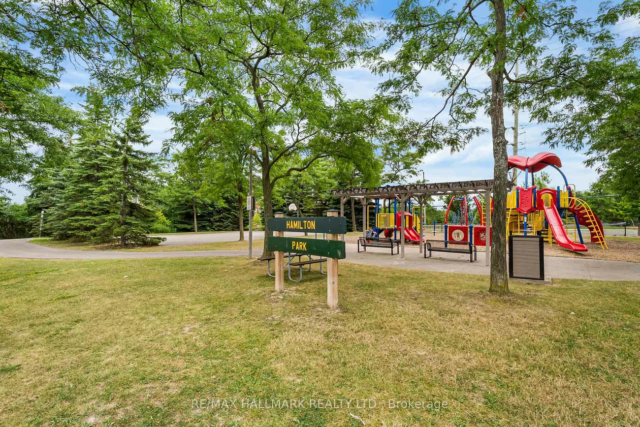 302, Pinnacle, Bayview Wellington, Aurora