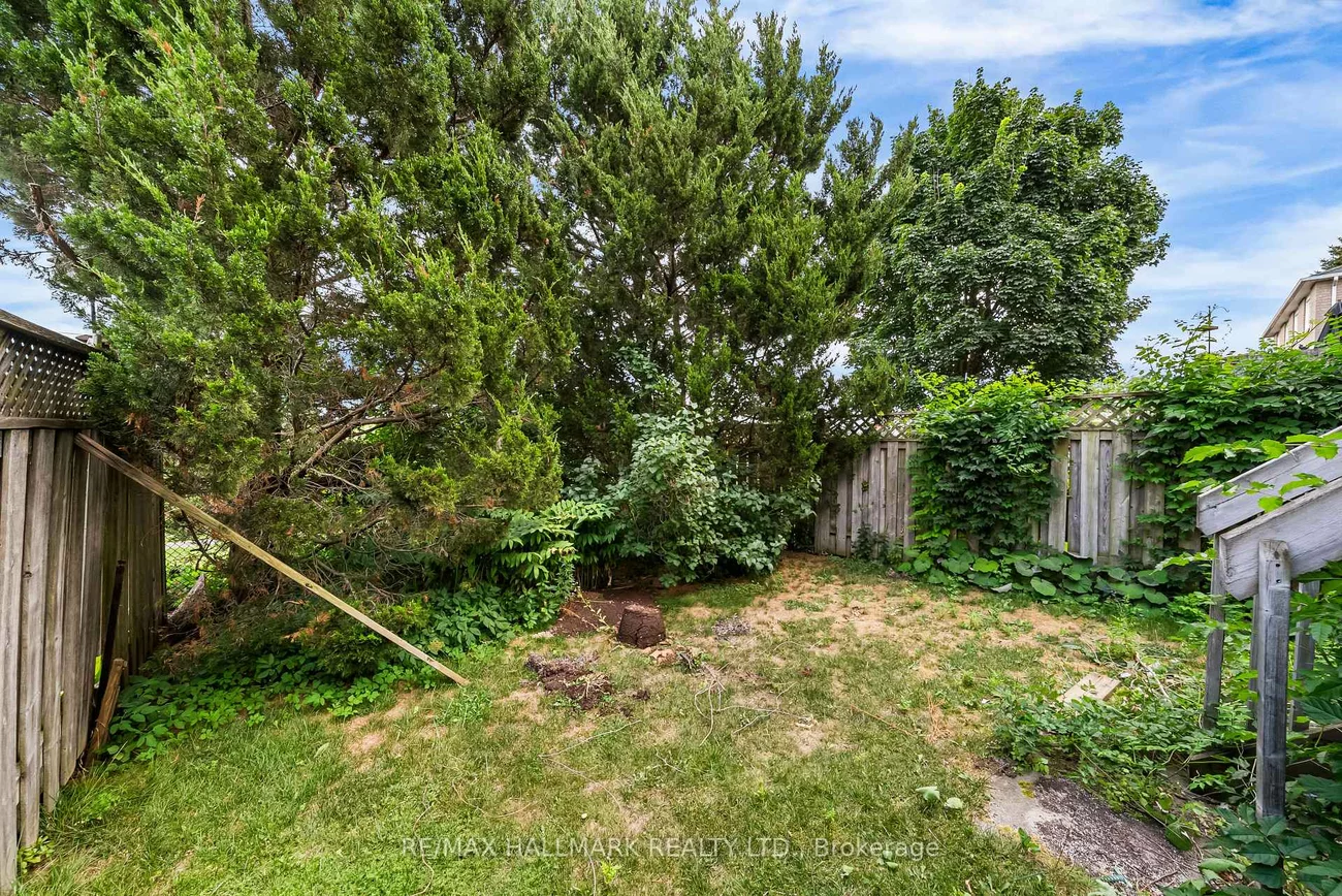 302, Pinnacle, Bayview Wellington, Aurora