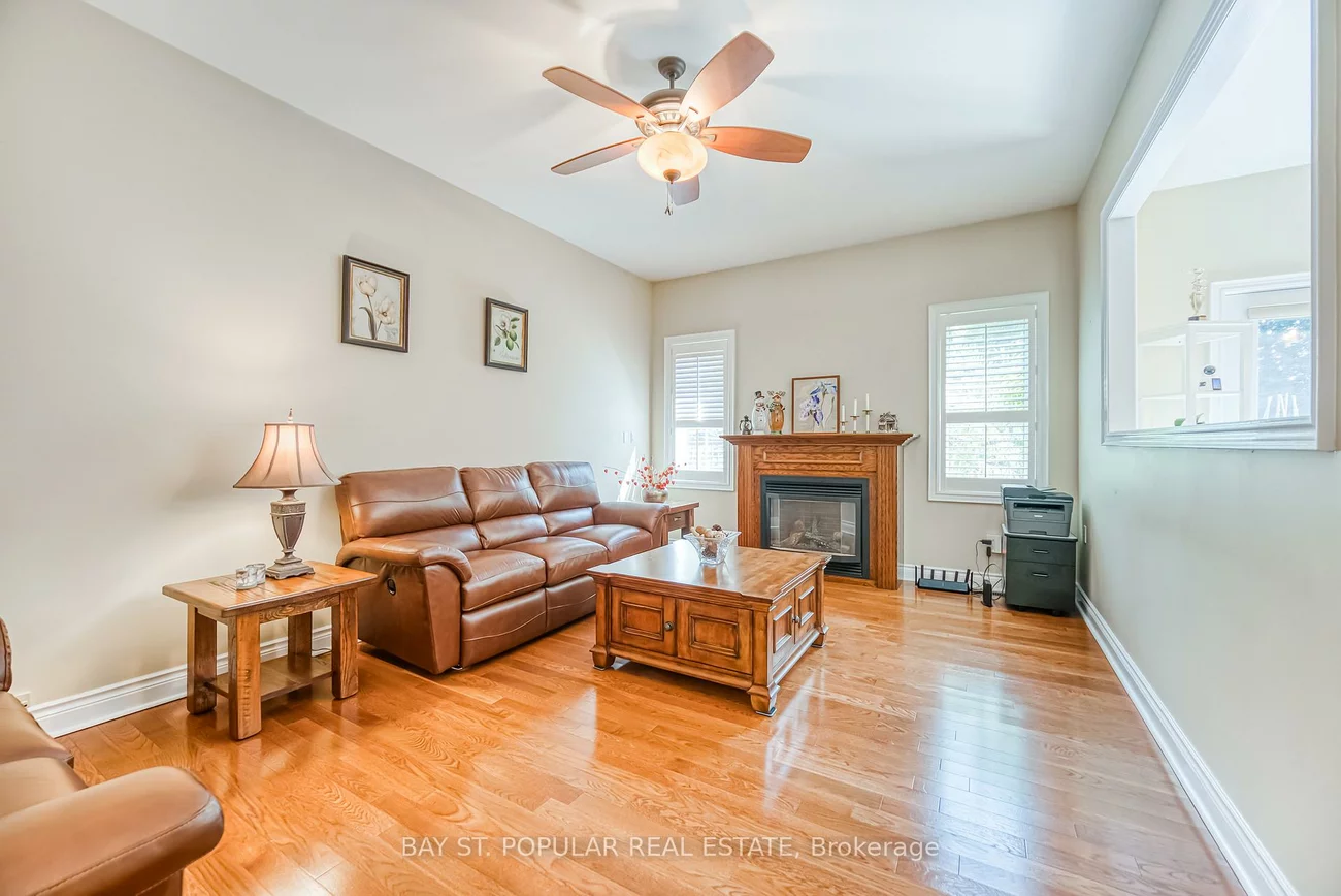 1, Hilldale, Aurora Heights, Aurora