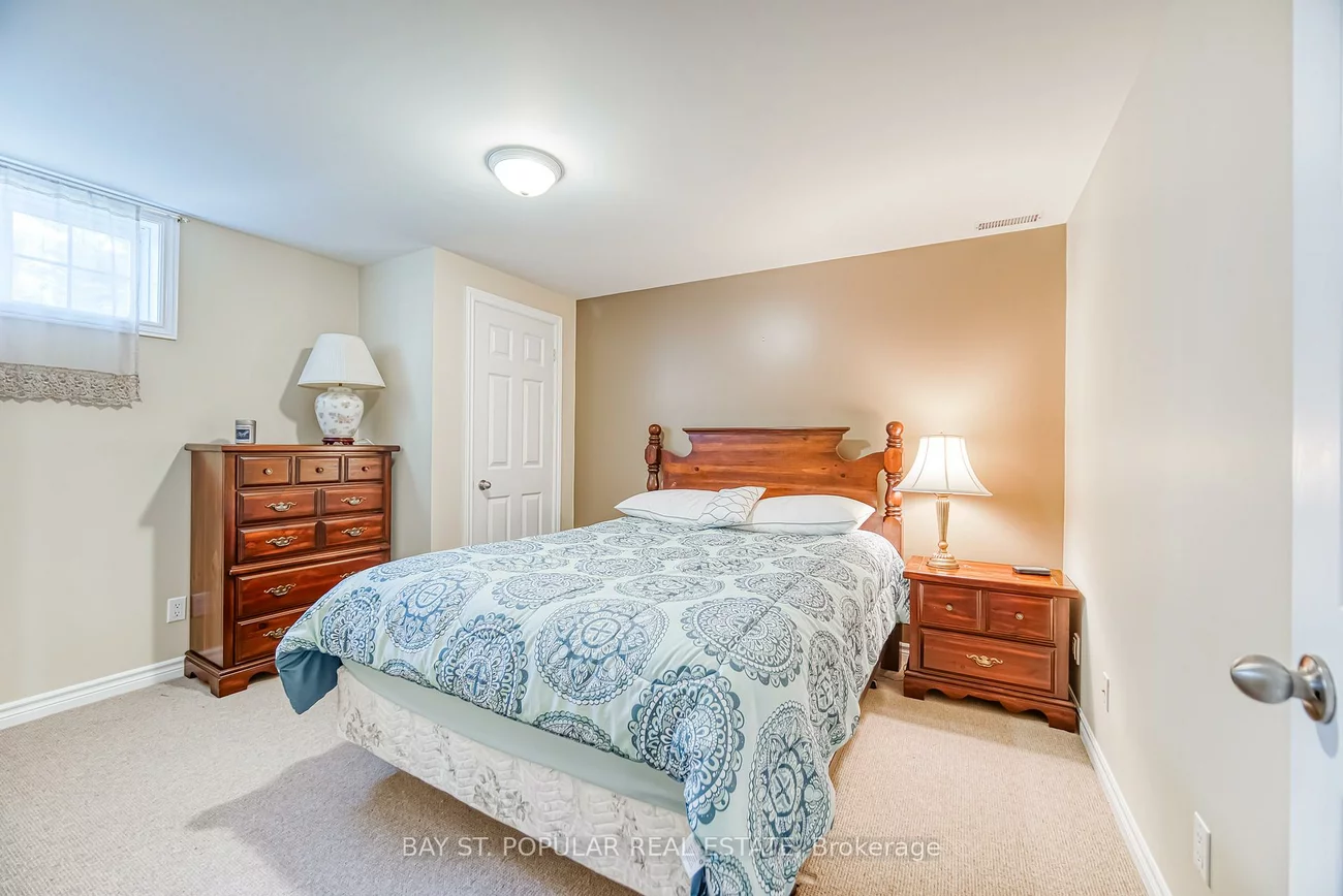 1, Hilldale, Aurora Heights, Aurora
