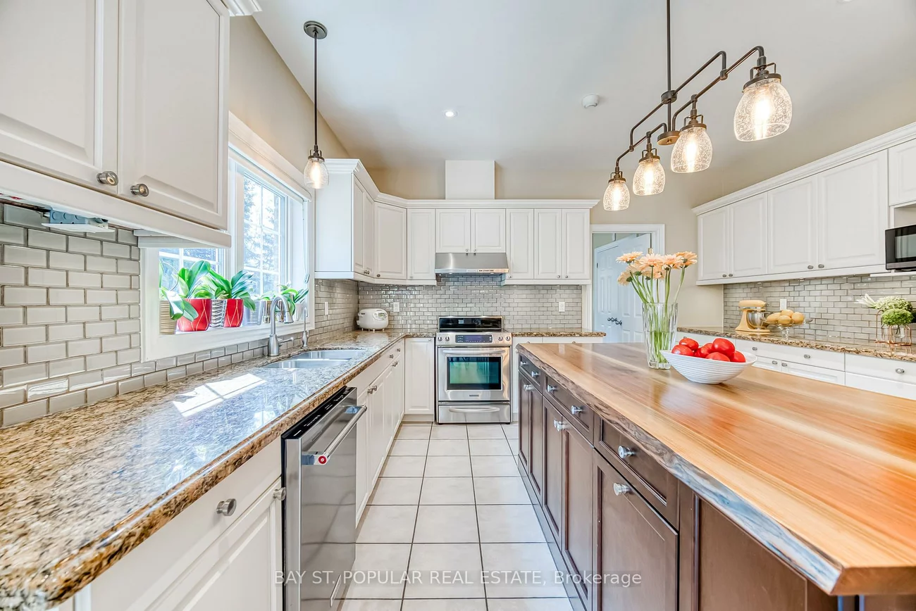 1, Hilldale, Aurora Heights, Aurora