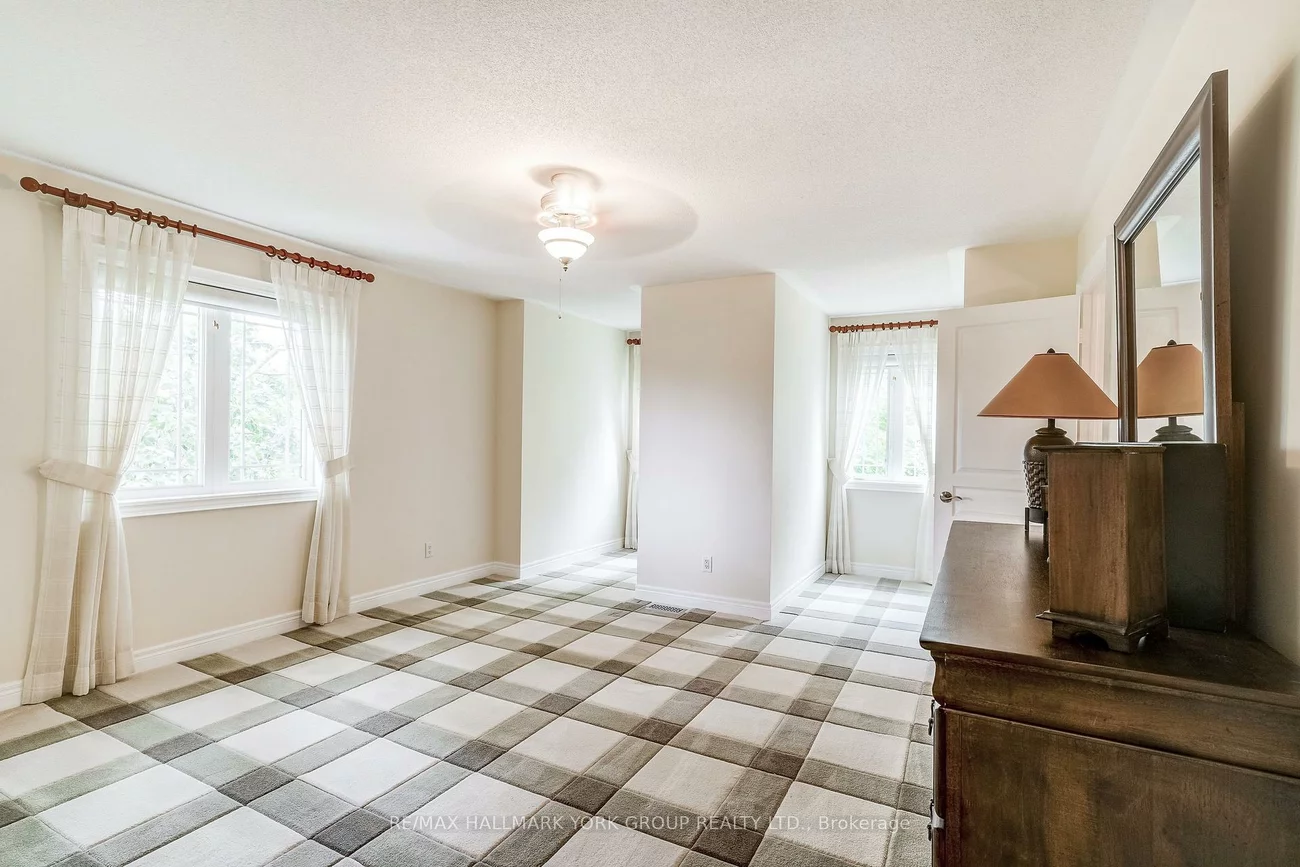 17, Duncton Wood, Hills of St Andrew, Aurora