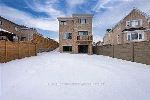 7, Maple Fields, Aurora Estates, Aurora