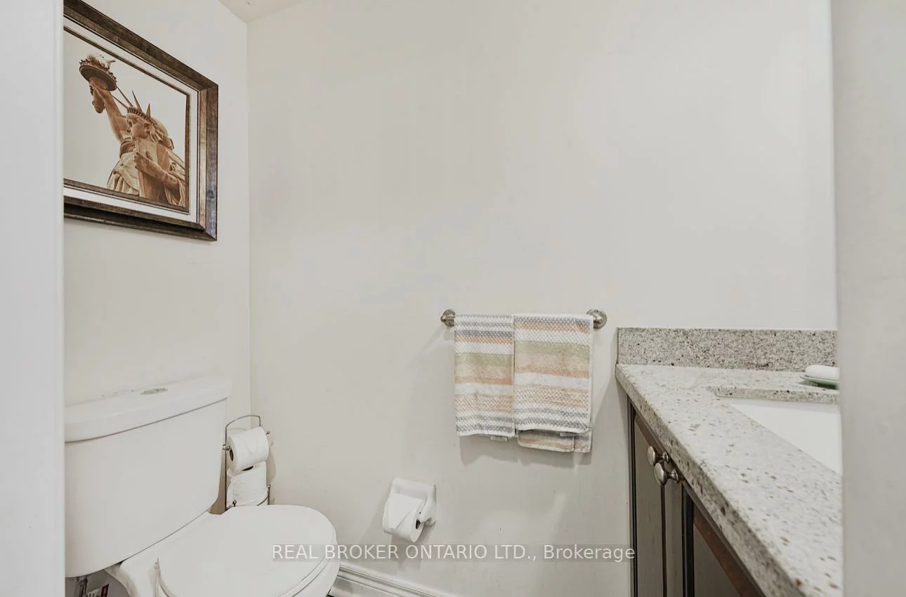 39, Woodroof, Bayview Wellington, Aurora