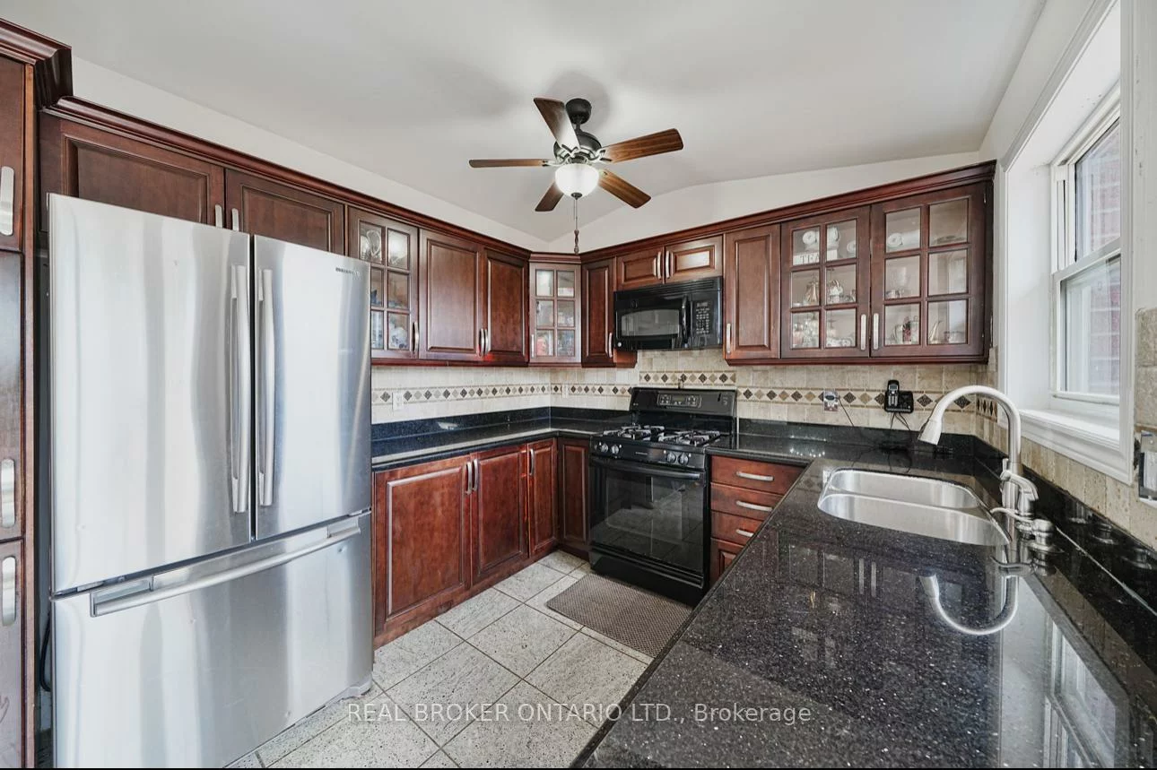 39, Woodroof, Bayview Wellington, Aurora