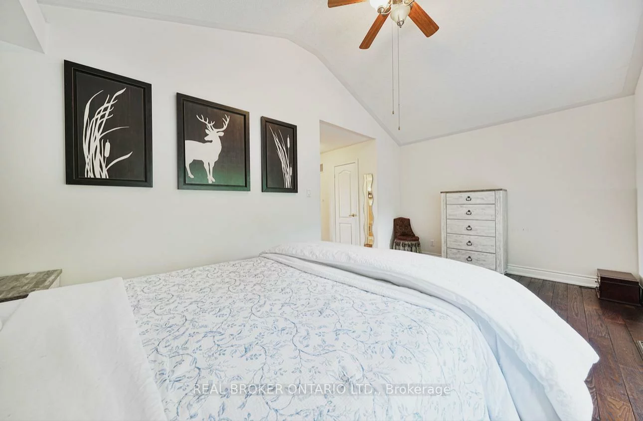 39, Woodroof, Bayview Wellington, Aurora