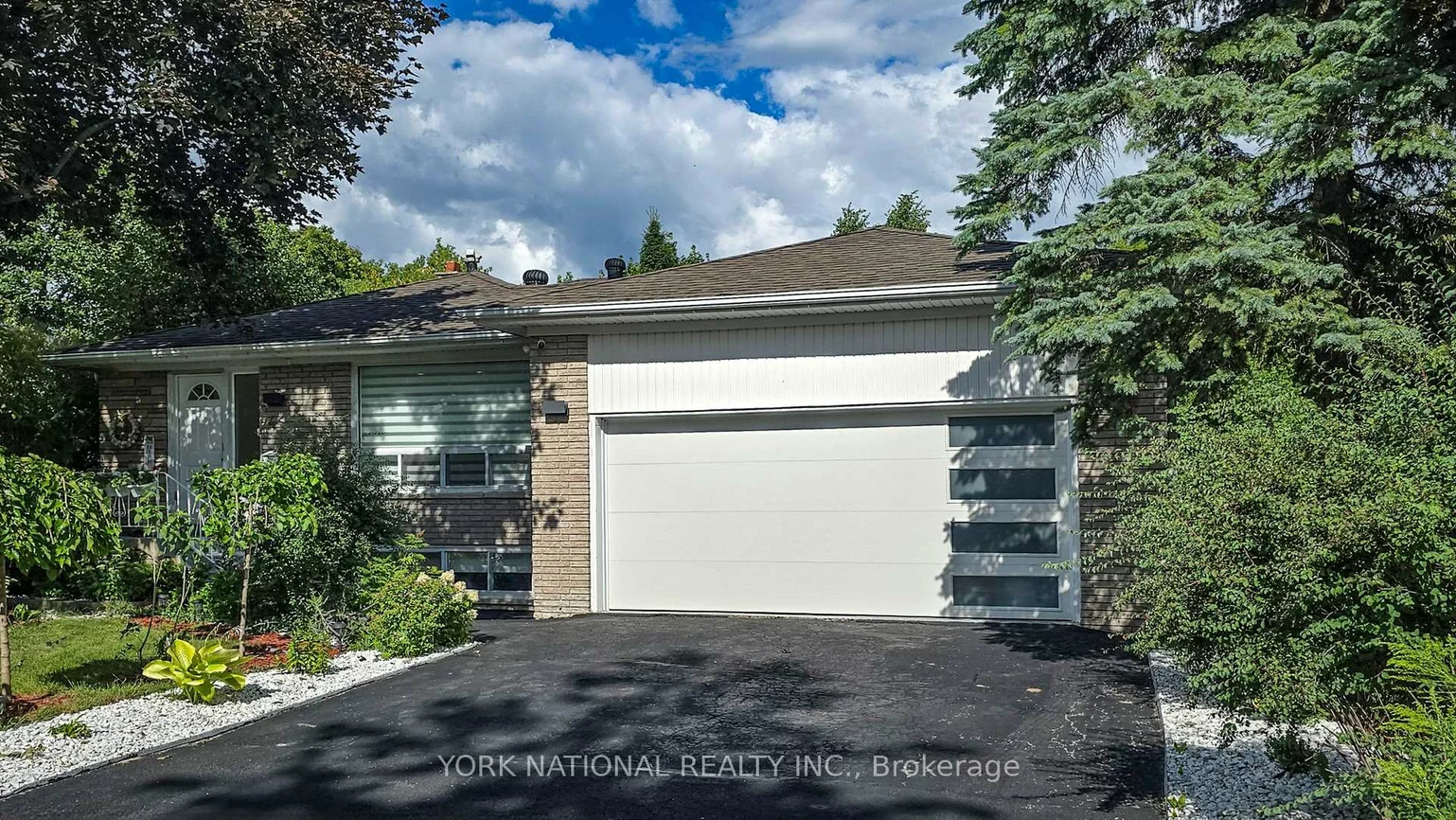4, Boulding, Aurora Heights, Aurora