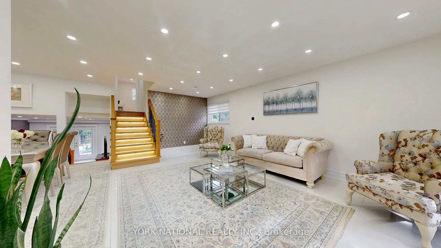 4, Boulding, Aurora Heights, Aurora