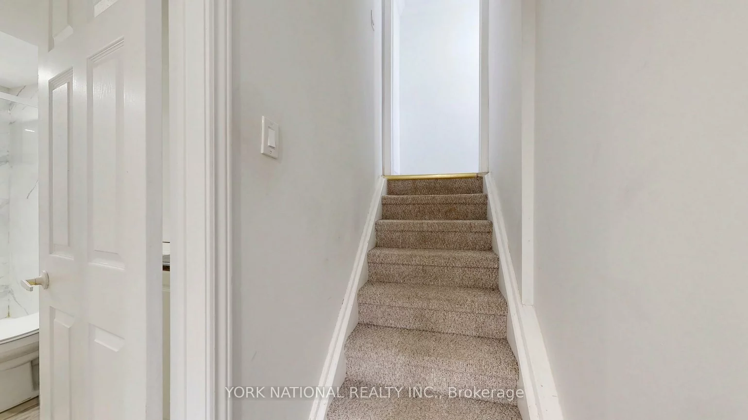 4, Boulding, Aurora Heights, Aurora