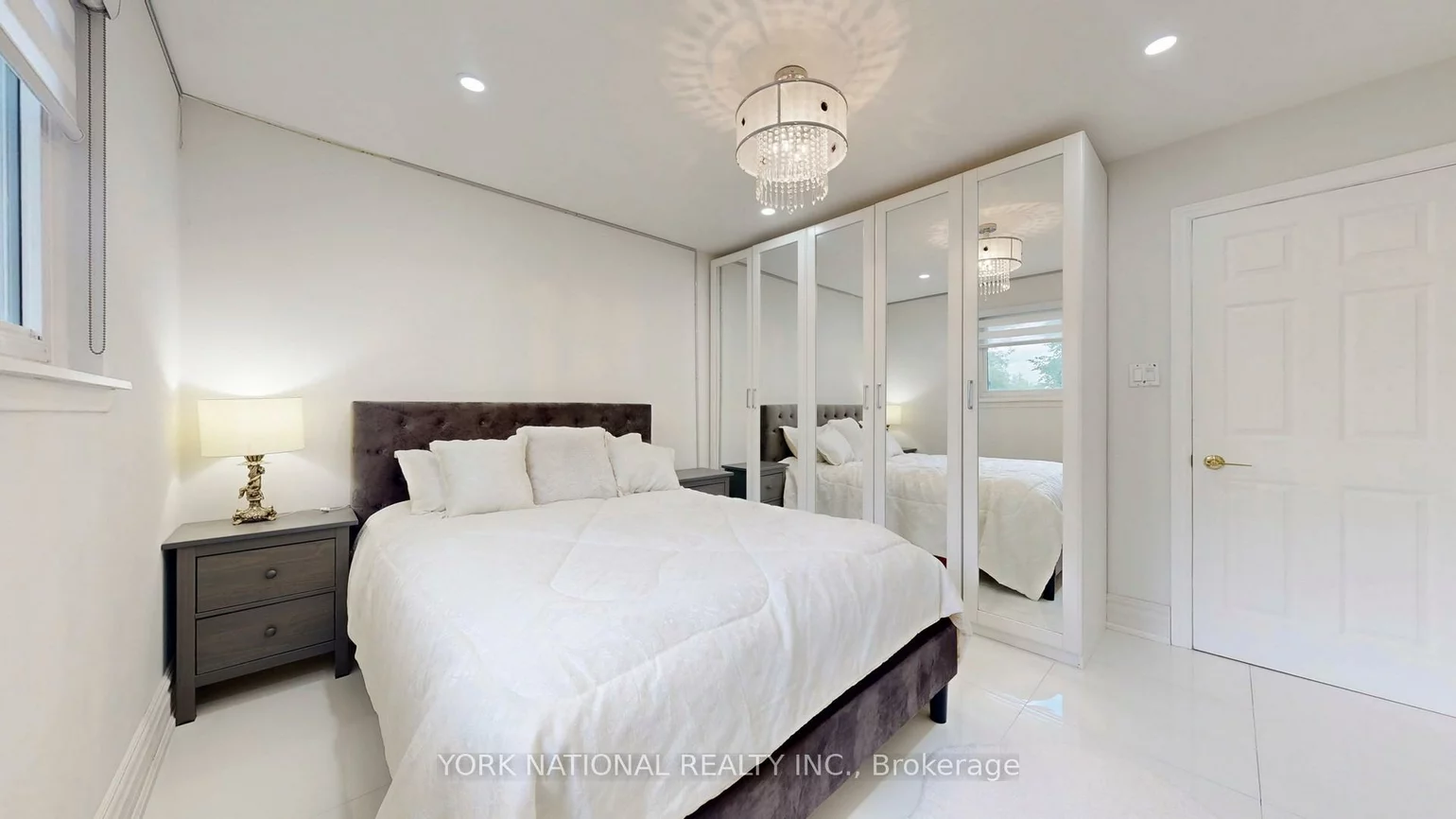 4, Boulding, Aurora Heights, Aurora