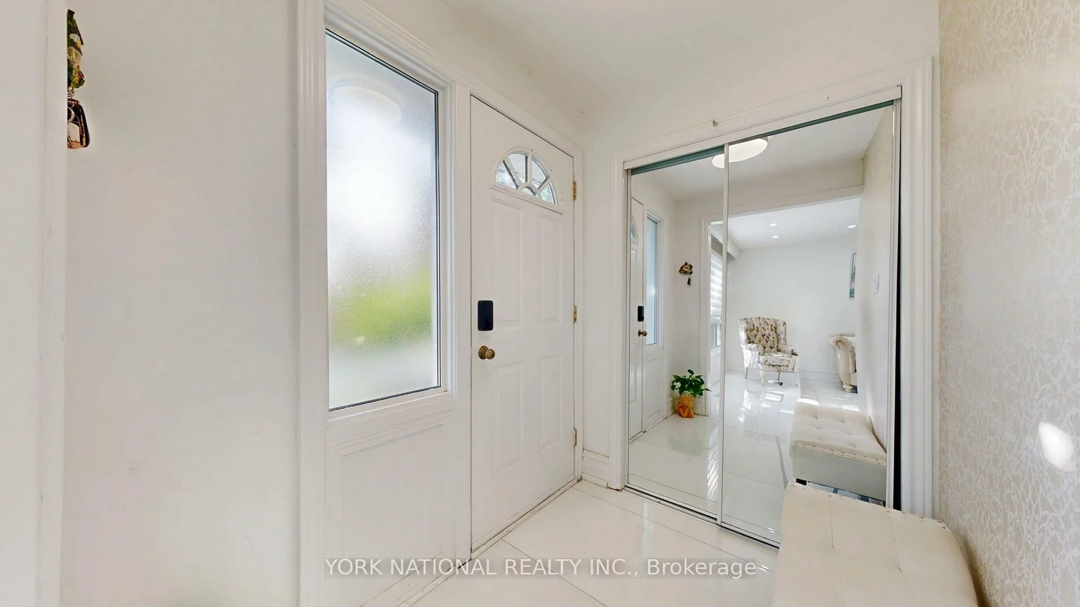 4, Boulding, Aurora Heights, Aurora