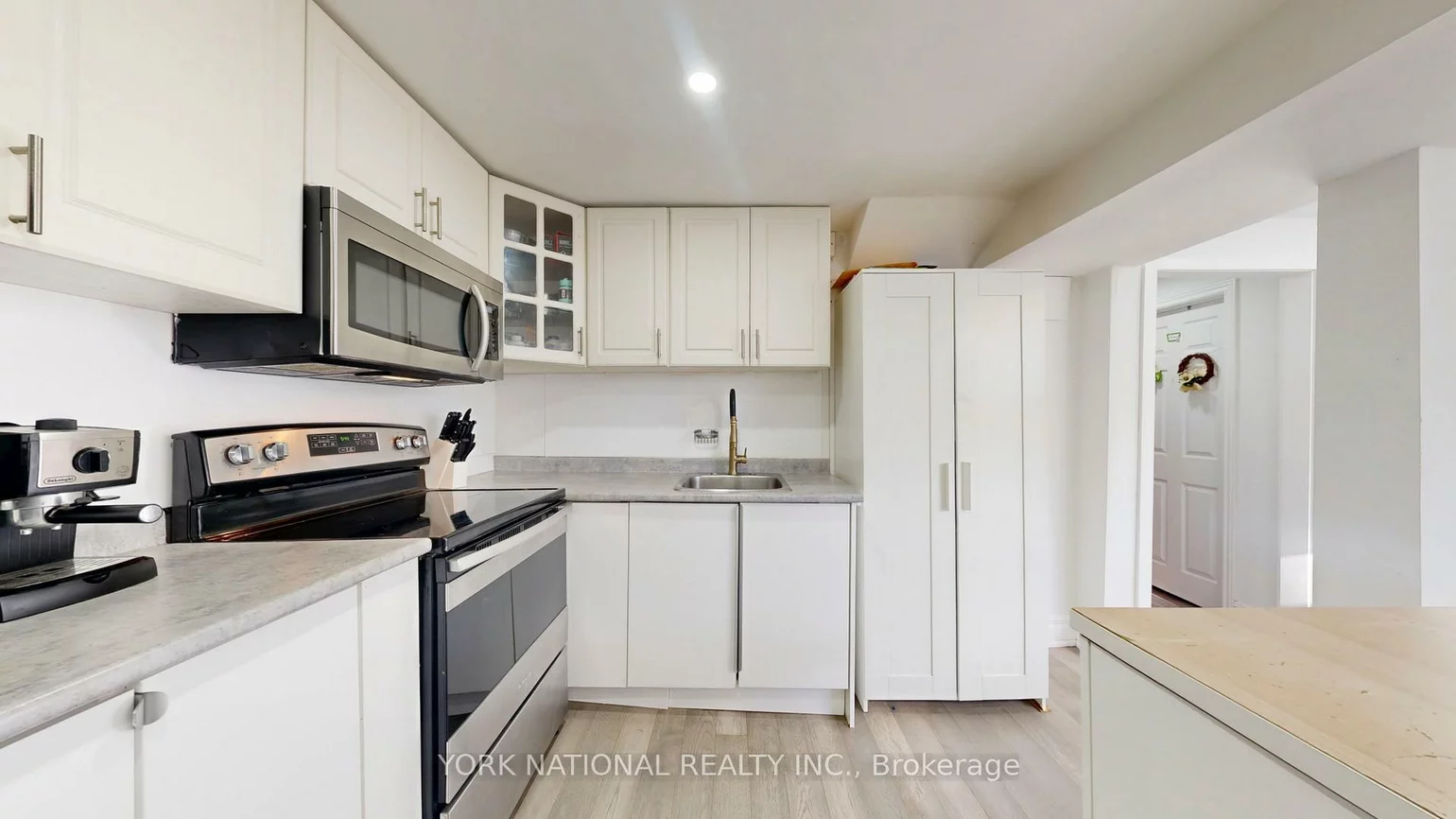 4, Boulding, Aurora Heights, Aurora