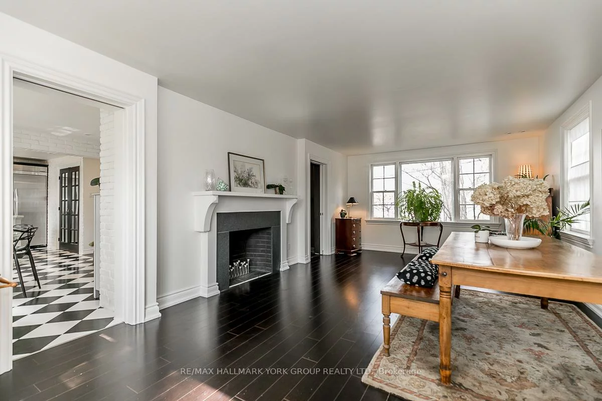 78, Wells, Aurora Village, Aurora