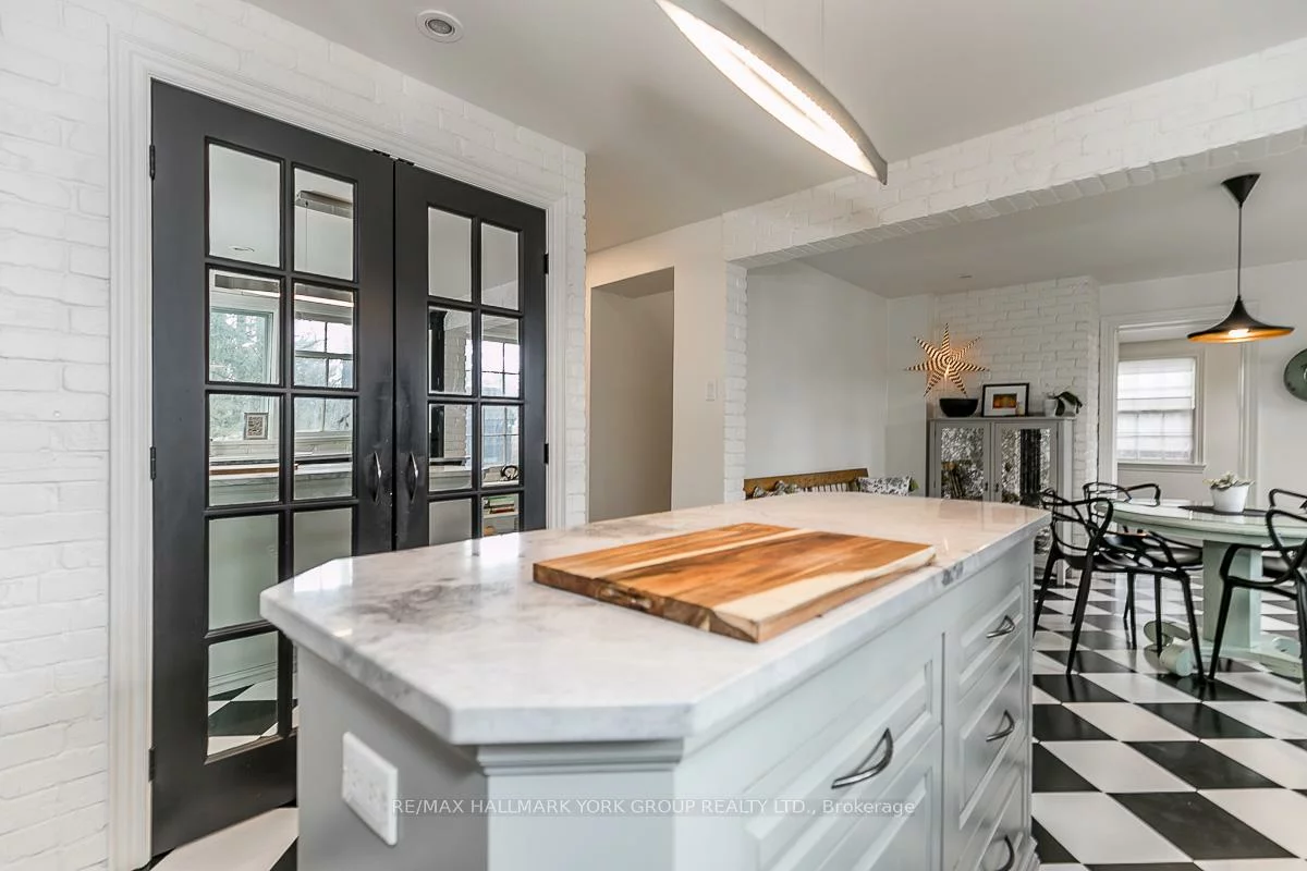 78, Wells, Aurora Village, Aurora