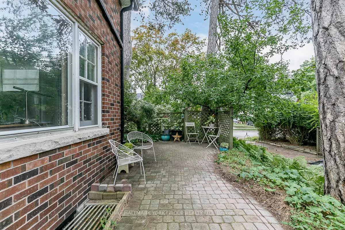 78, Wells, Aurora Village, Aurora