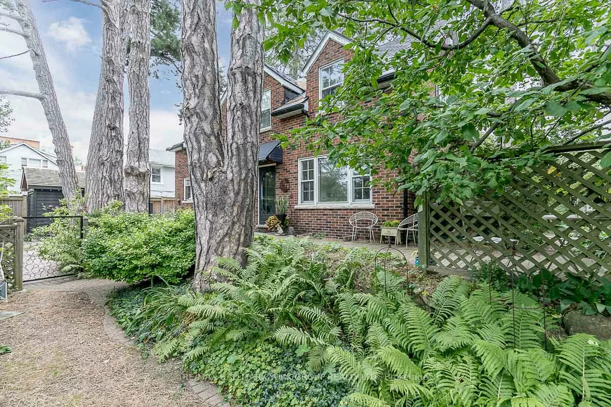 78, Wells, Aurora Village, Aurora