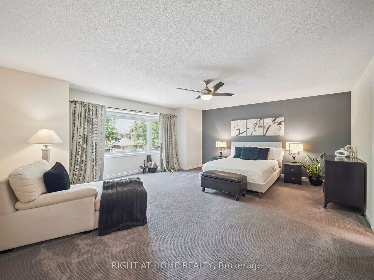 100, Carlyle, Aurora Highlands, Aurora