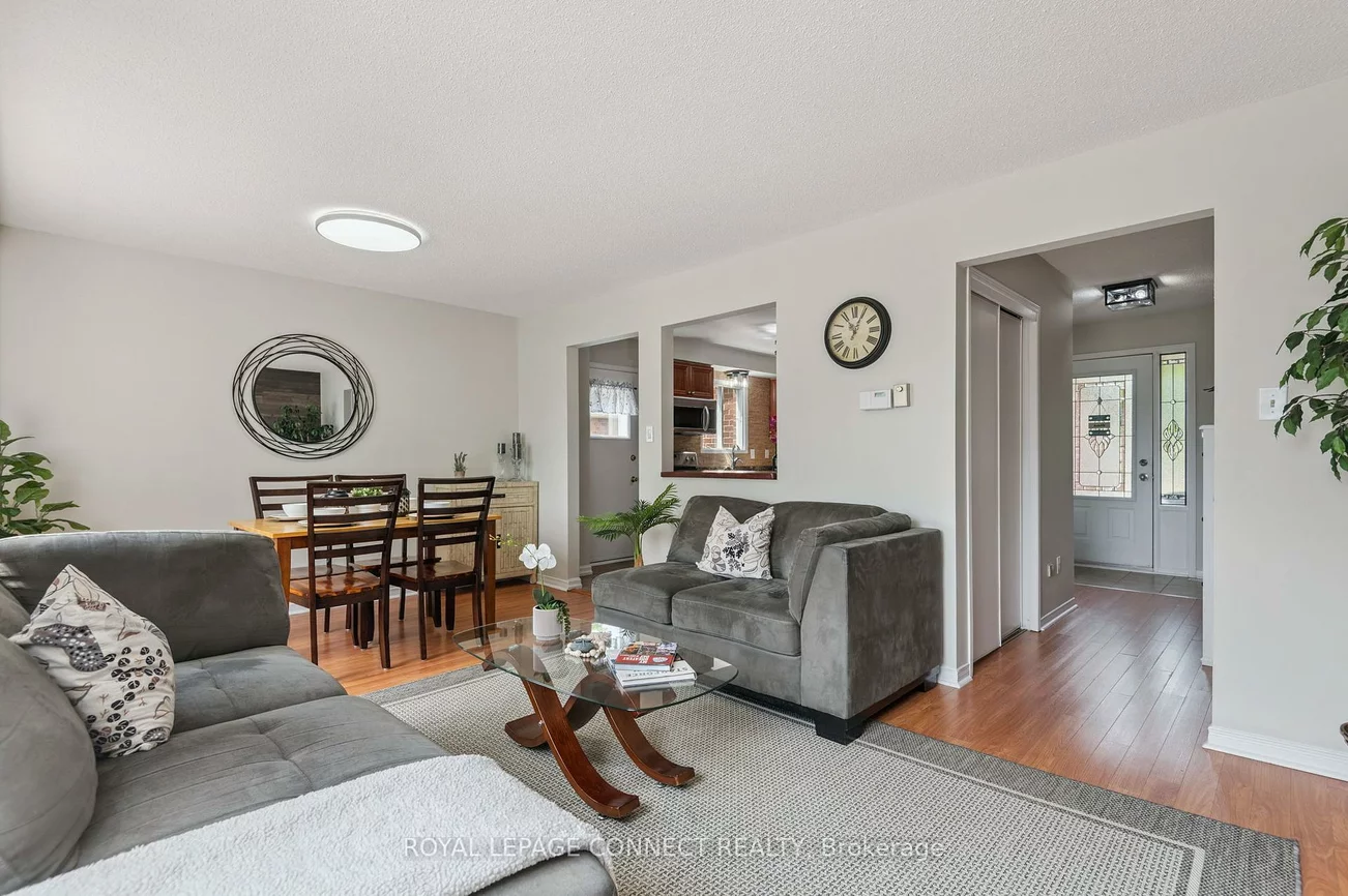 22, Crawford Rose, Aurora Heights, Aurora