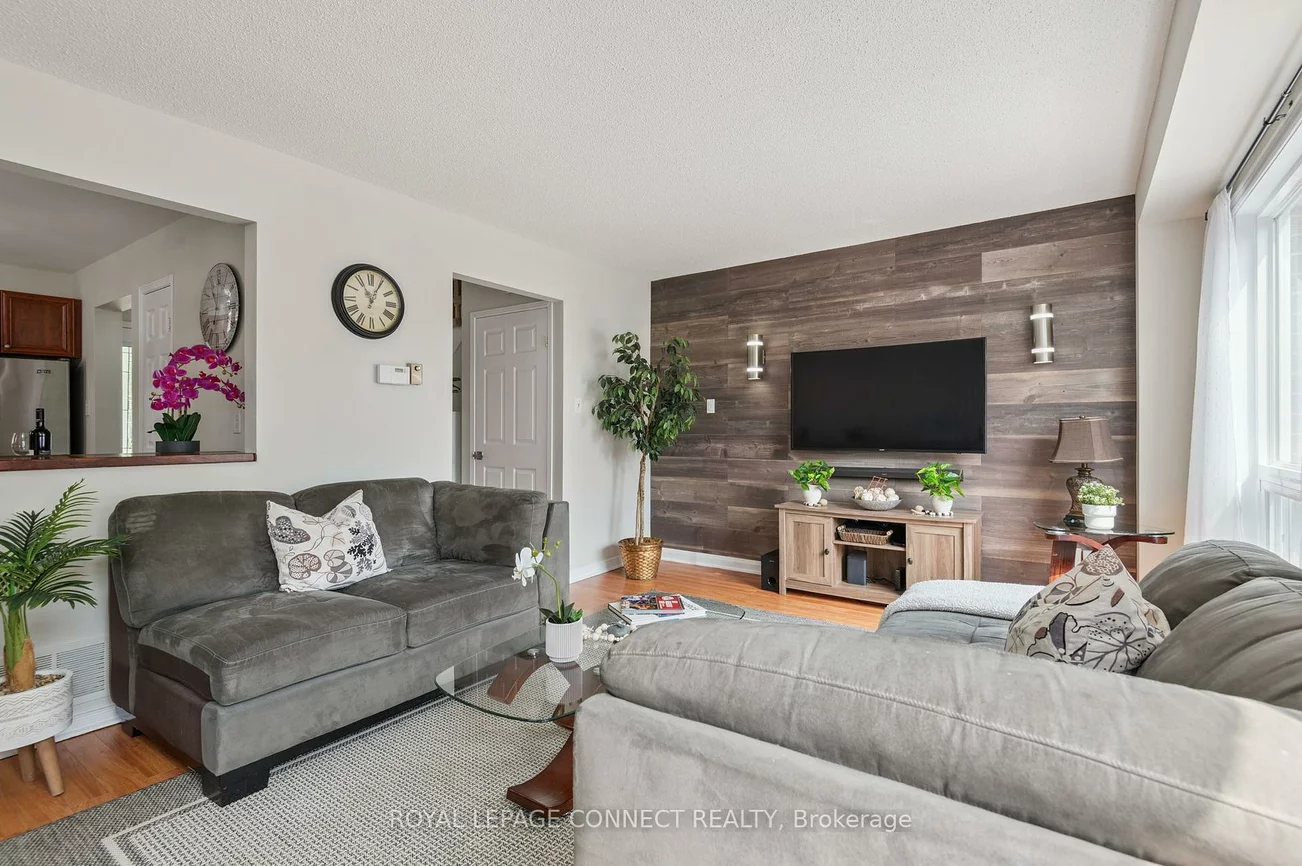 22, Crawford Rose, Aurora Heights, Aurora