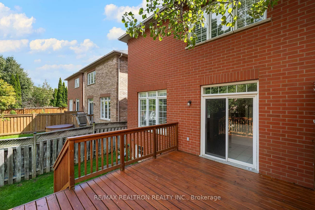 86, Ballymore, Bayview Wellington, Aurora