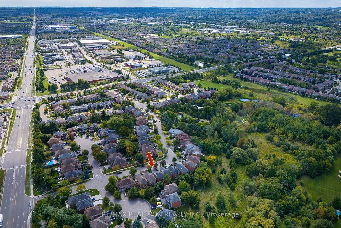 86, Ballymore, Bayview Wellington, Aurora