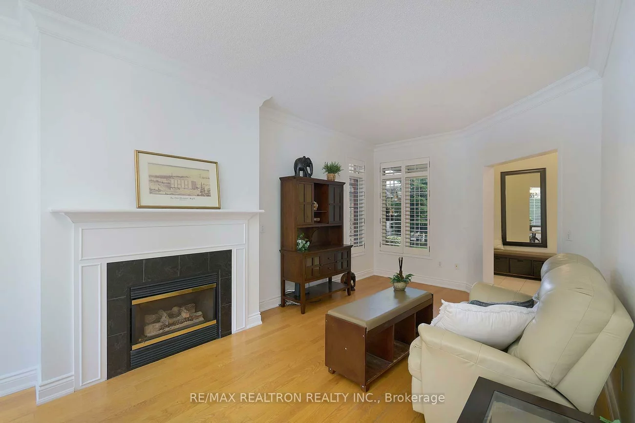 86, Ballymore, Bayview Wellington, Aurora