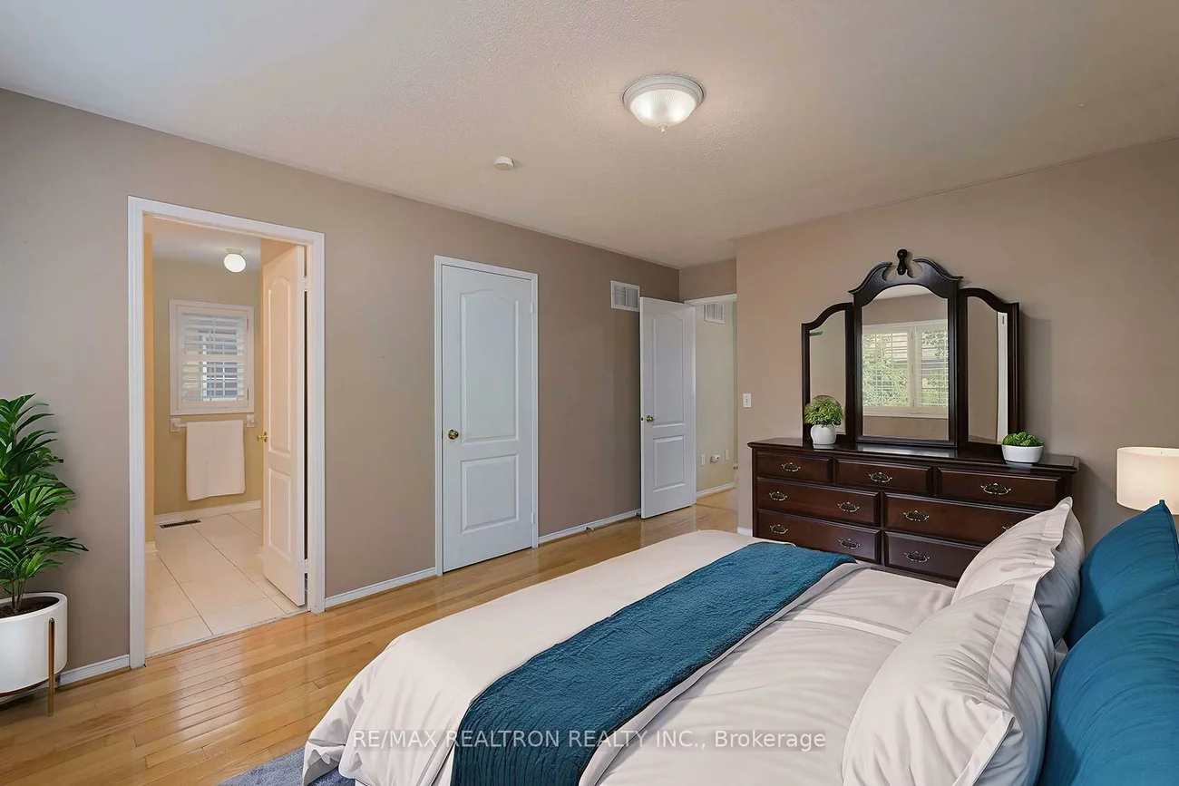 86, Ballymore, Bayview Wellington, Aurora