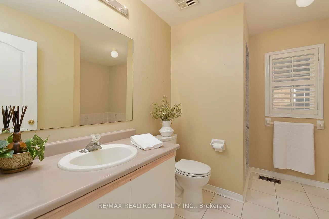 86, Ballymore, Bayview Wellington, Aurora