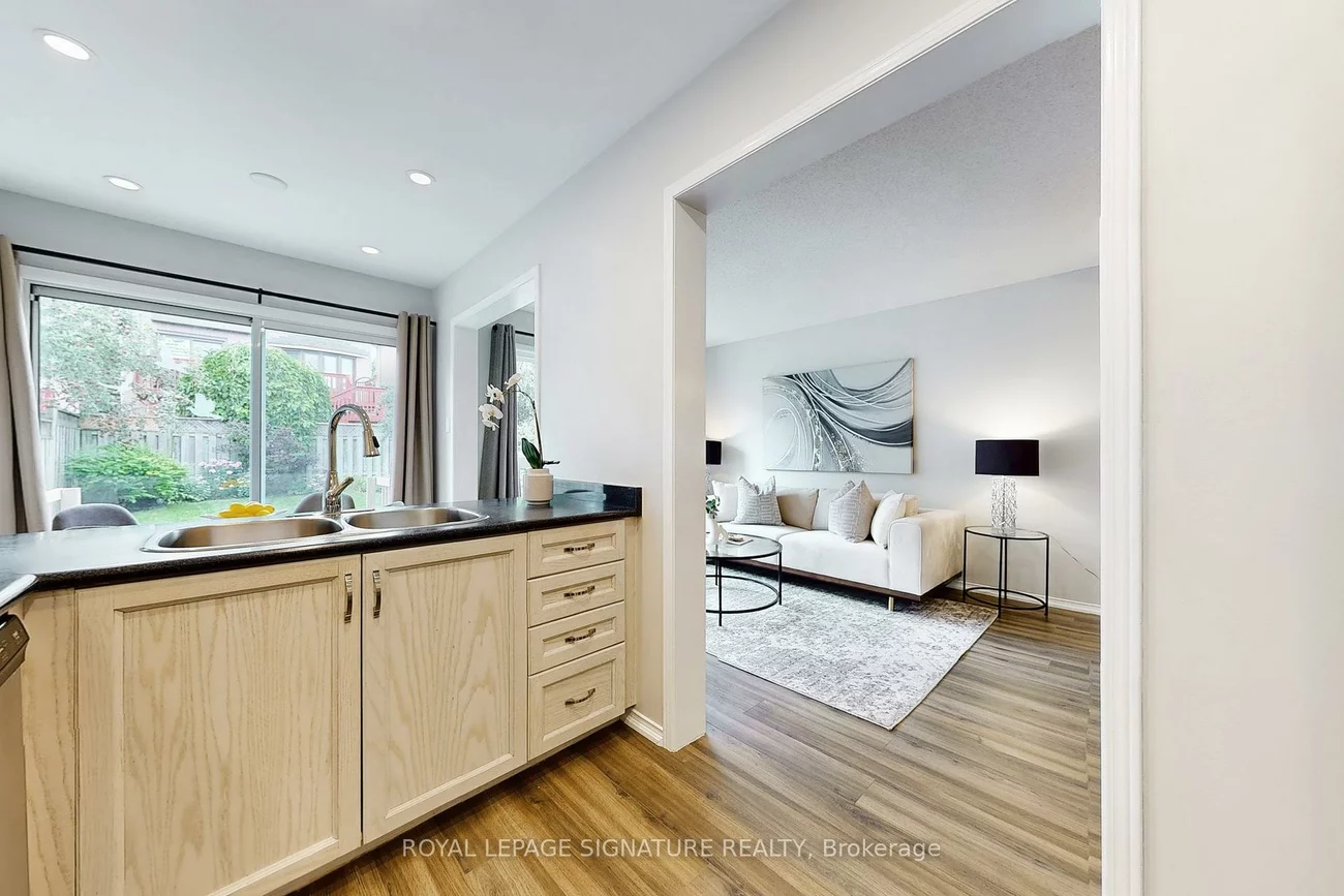 263, Pinnacle, Bayview Wellington, Aurora