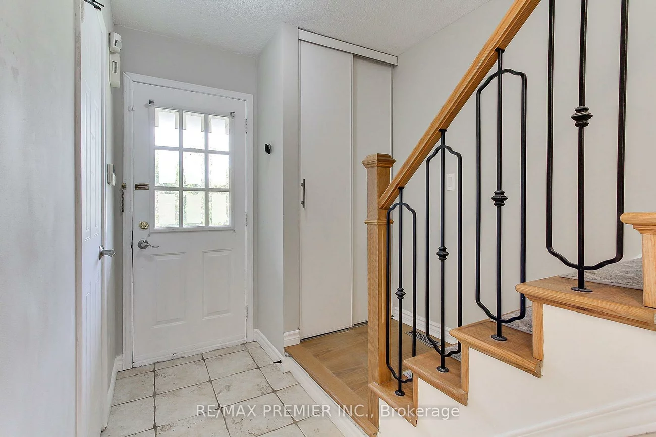 90, Covent, Aurora Highlands, Aurora