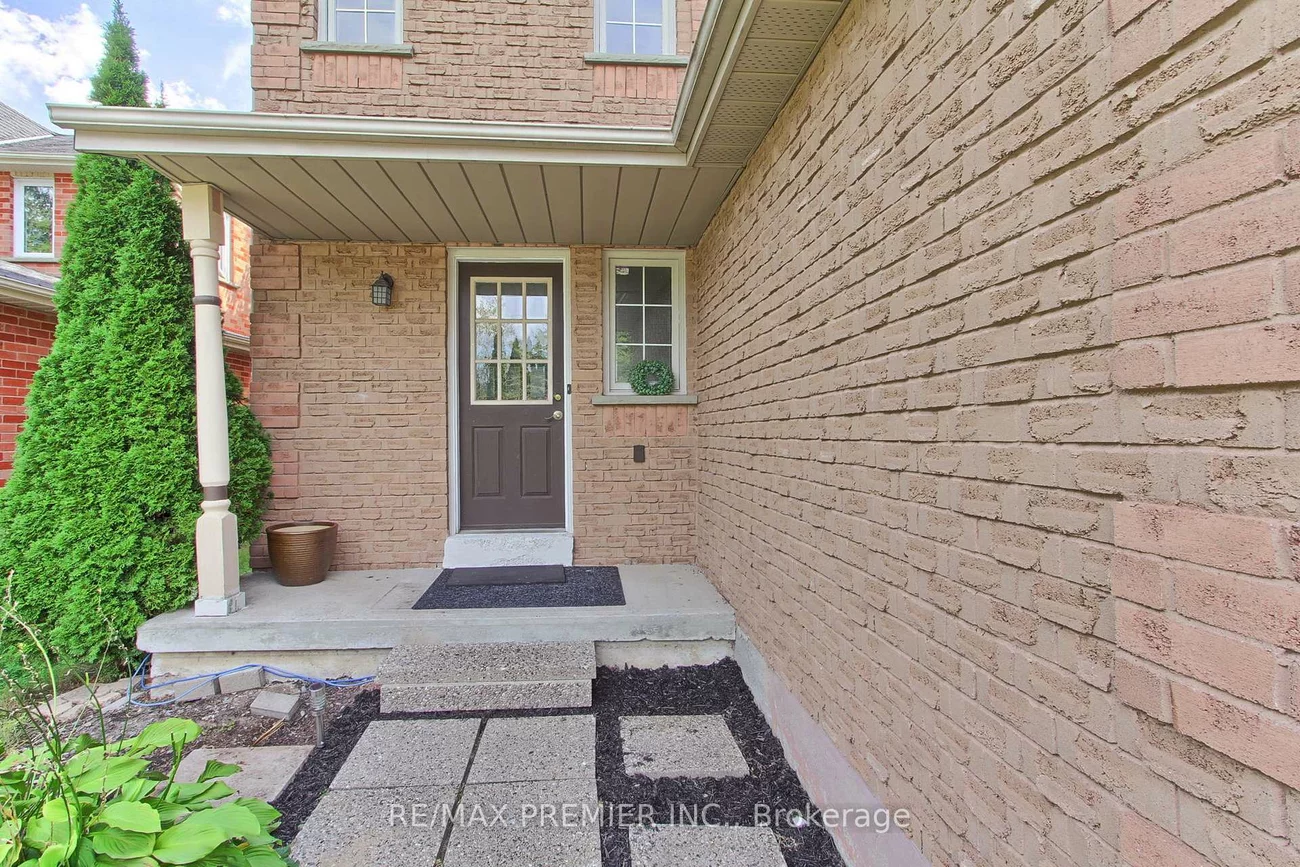 90, Covent, Aurora Highlands, Aurora