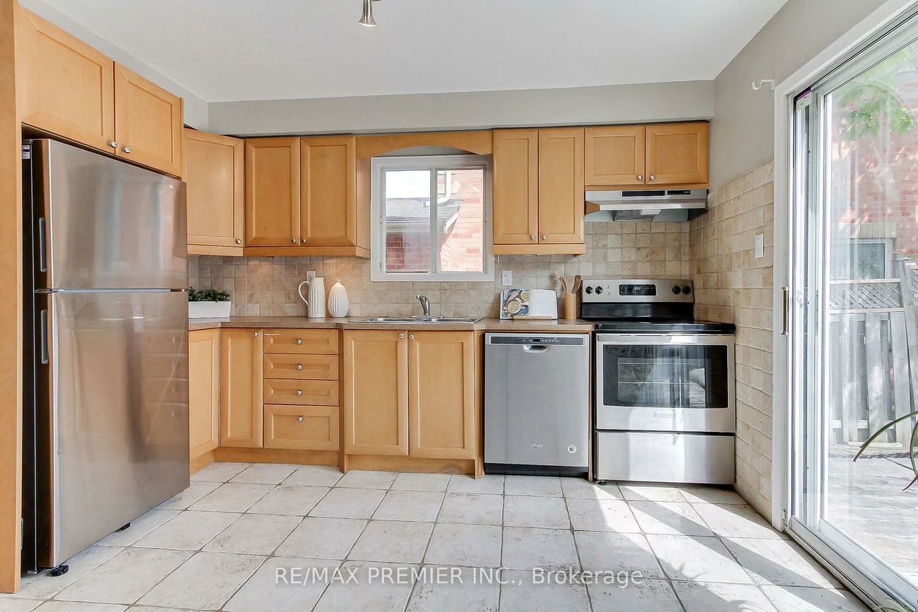 90, Covent, Aurora Highlands, Aurora