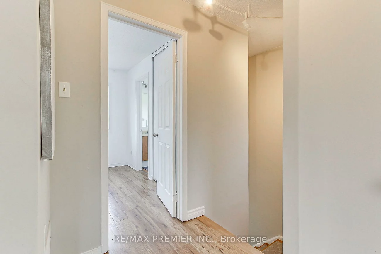 90, Covent, Aurora Highlands, Aurora