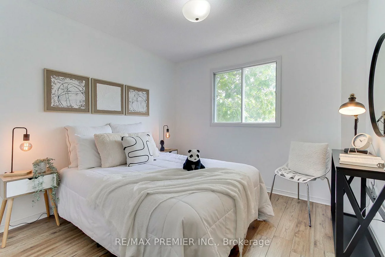 90, Covent, Aurora Highlands, Aurora