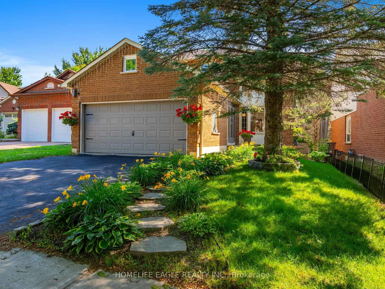 30, Moffat, Aurora Heights, Aurora