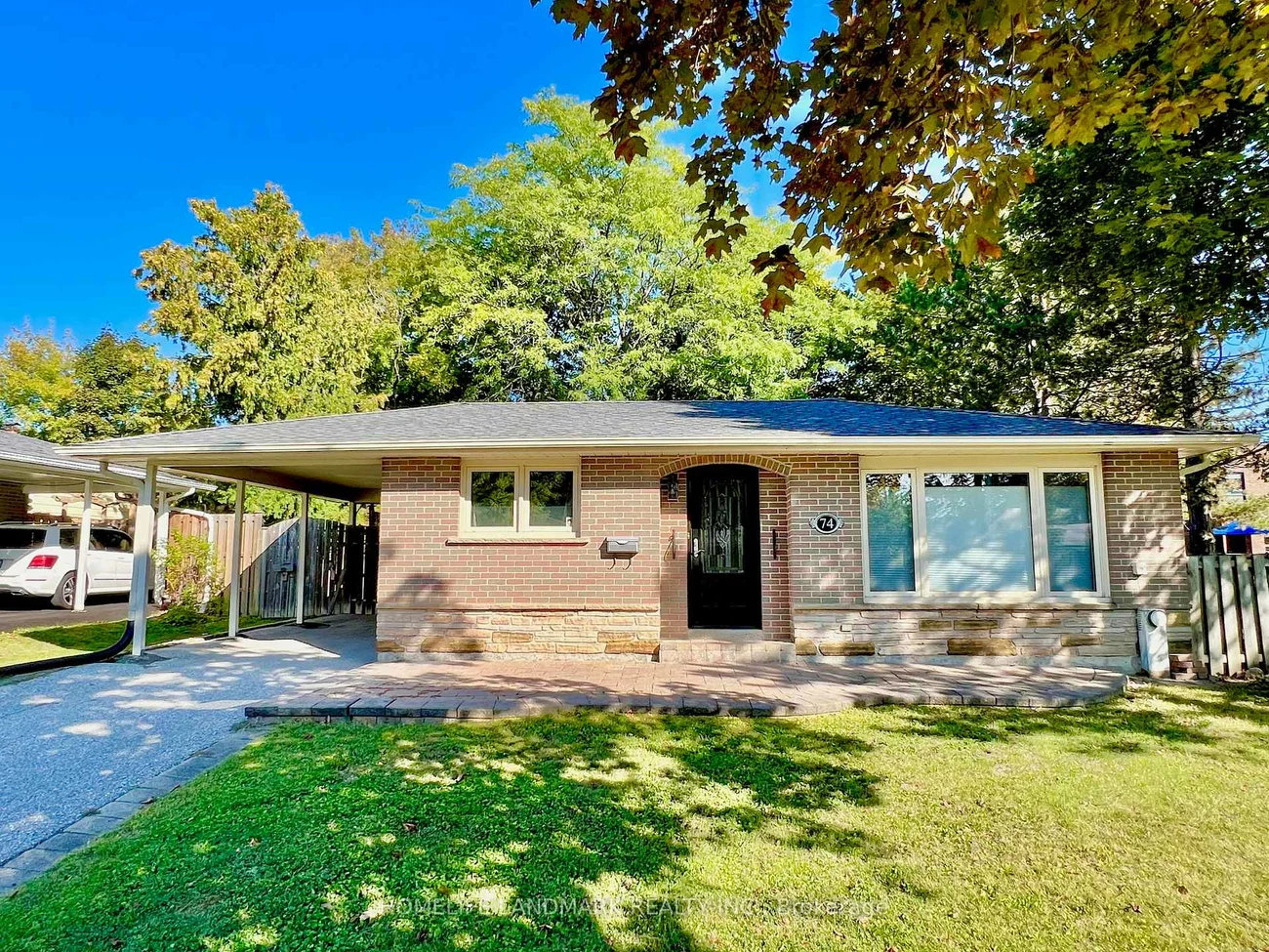 74, Devins, Aurora Heights, Aurora