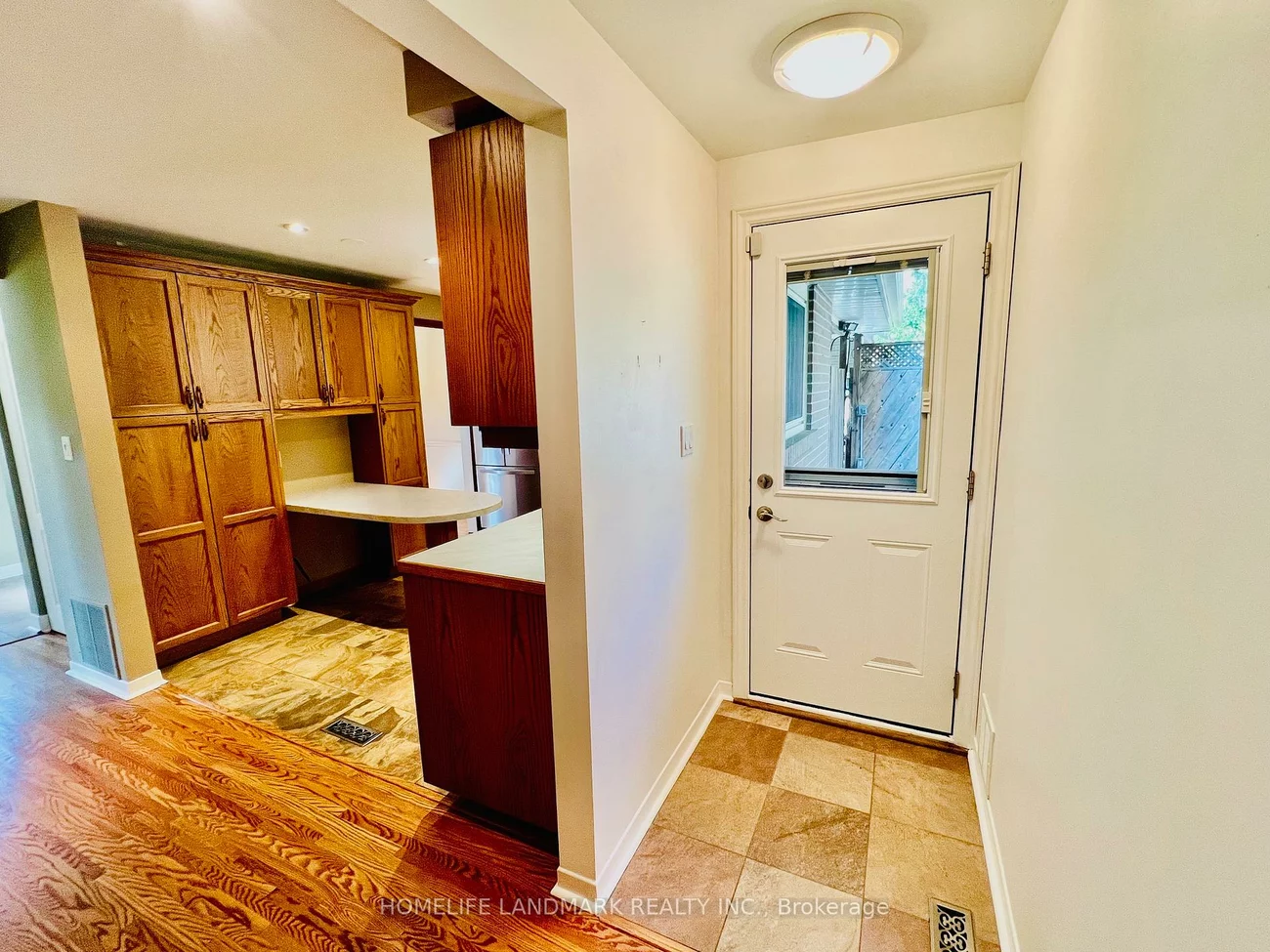 74, Devins, Aurora Heights, Aurora