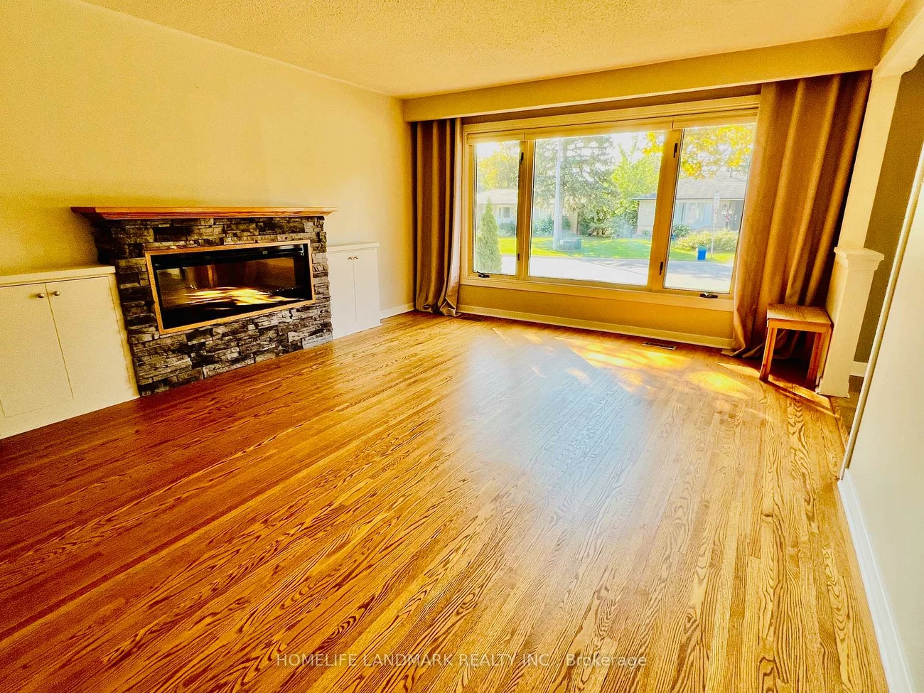 74, Devins, Aurora Heights, Aurora