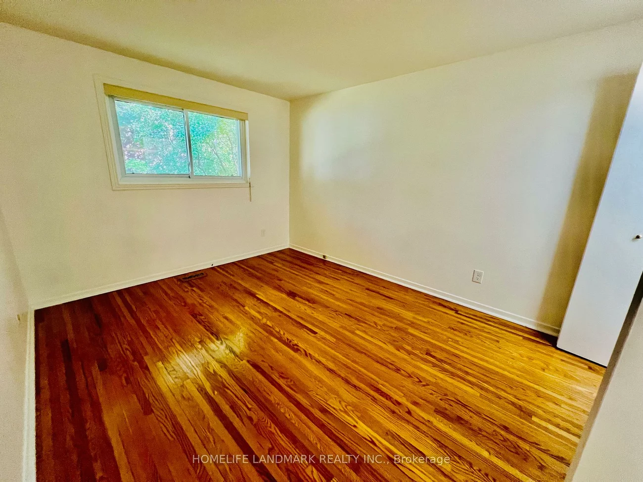74, Devins, Aurora Heights, Aurora