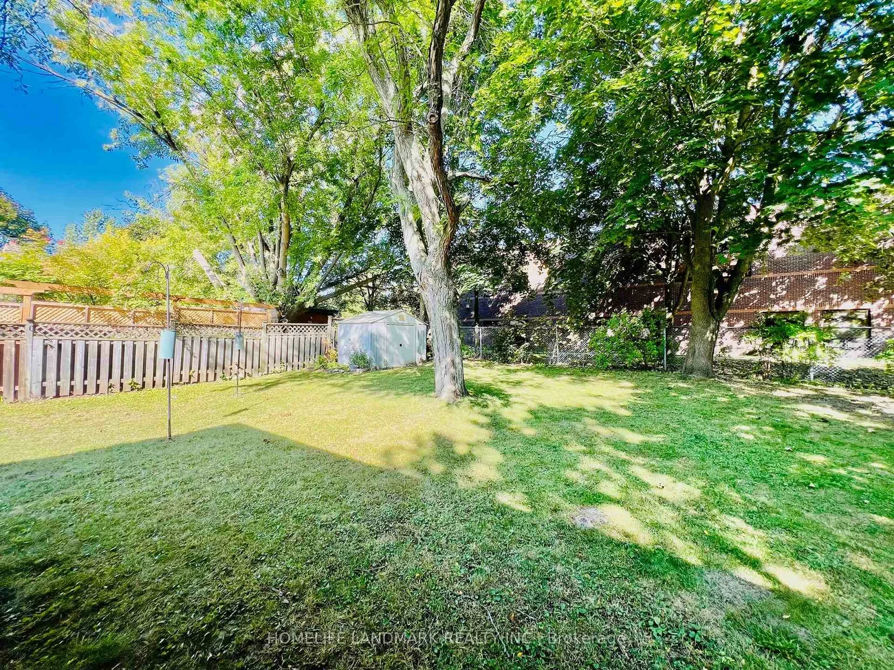74, Devins, Aurora Heights, Aurora