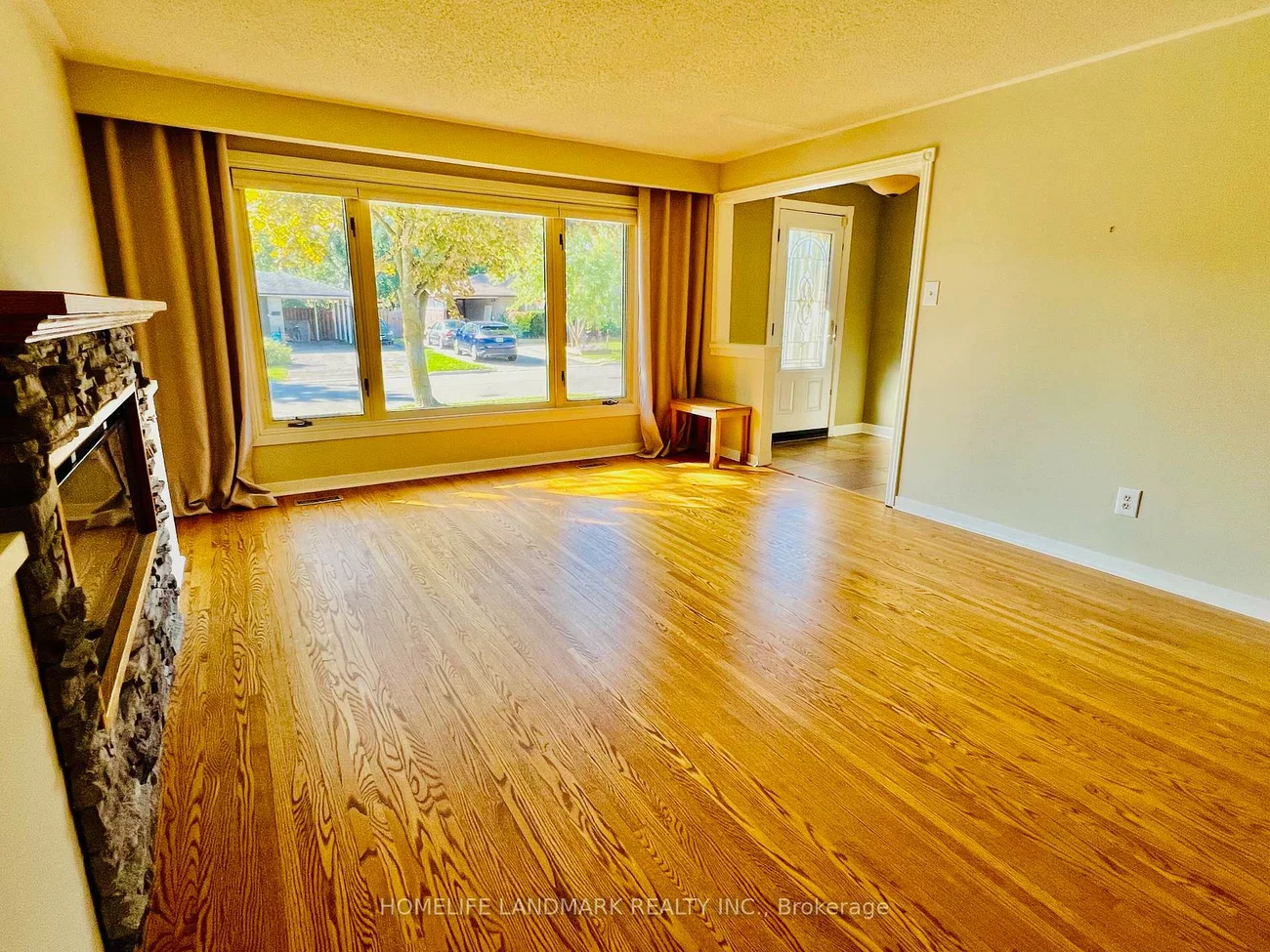74, Devins, Aurora Heights, Aurora