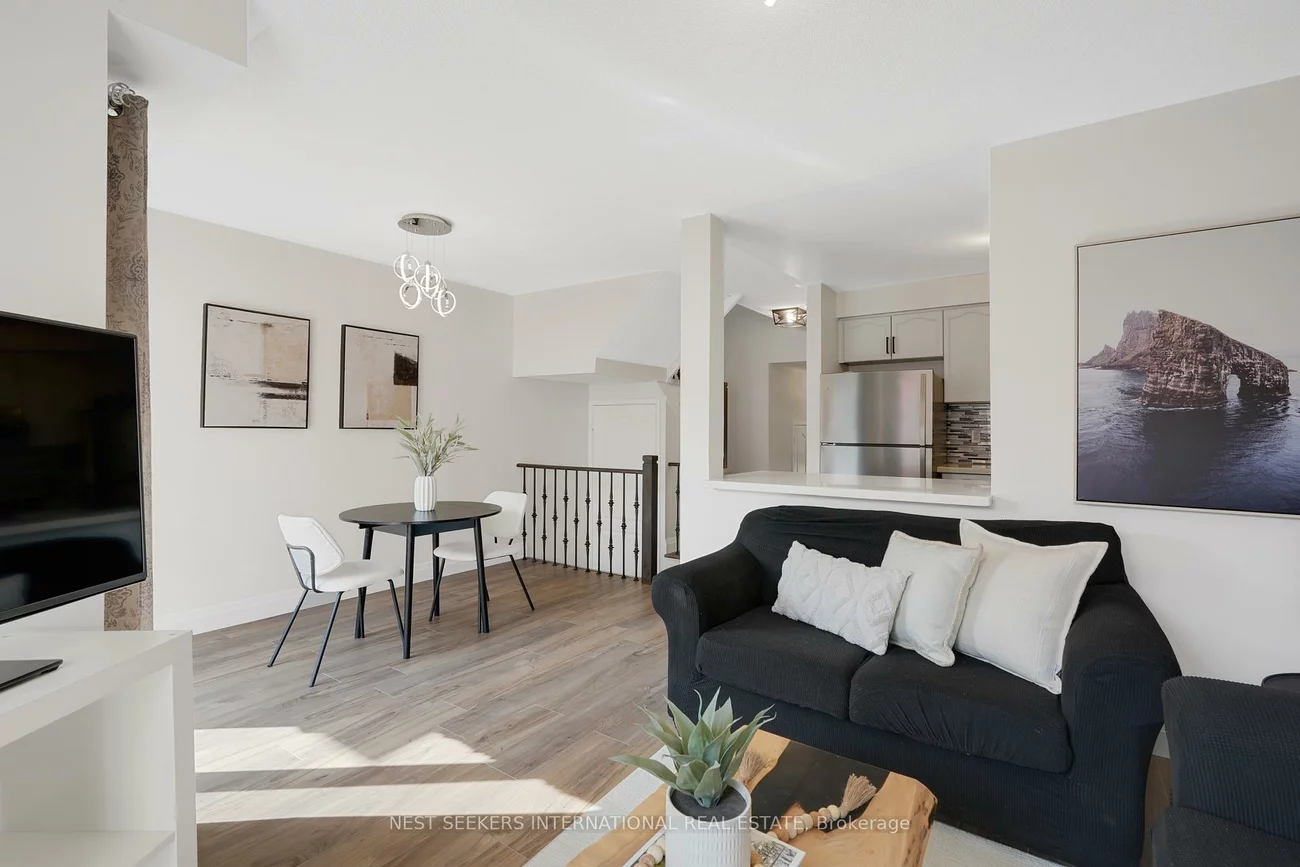 101, Mugford, Bayview Wellington, Aurora